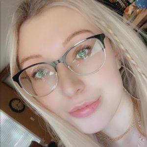 Meet your Posher, Gabriella